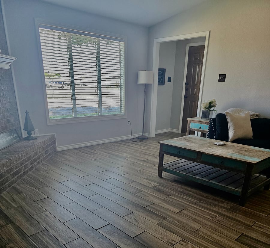 Livingroom Window