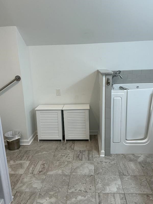 Furnished Finder property 1000052_1 photo 25
