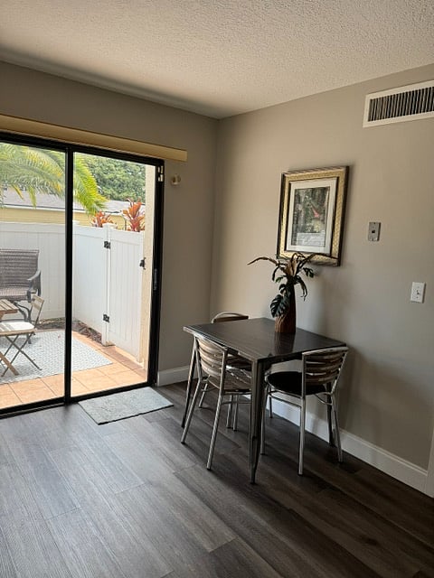 Furnished Finder property 1000254_1 photo 8