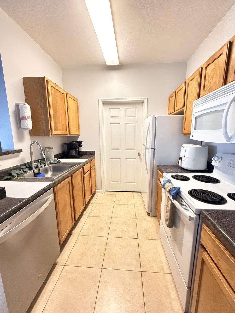 Furnished Finder property 1000289_1 photo 11
