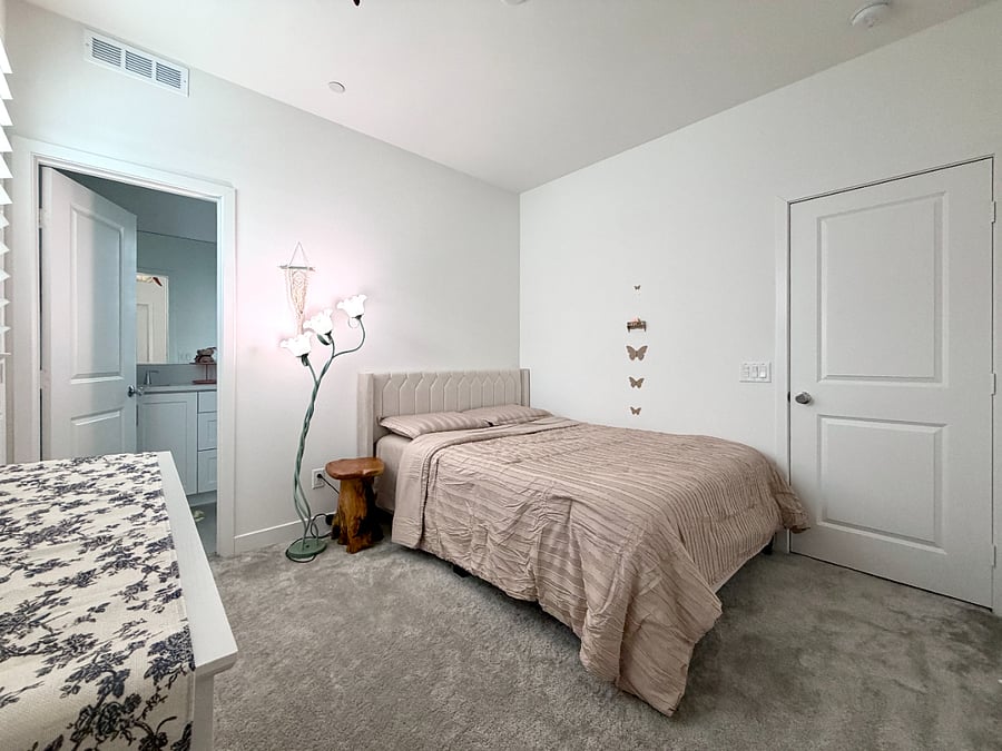 Secondary Bedroom (Queen)