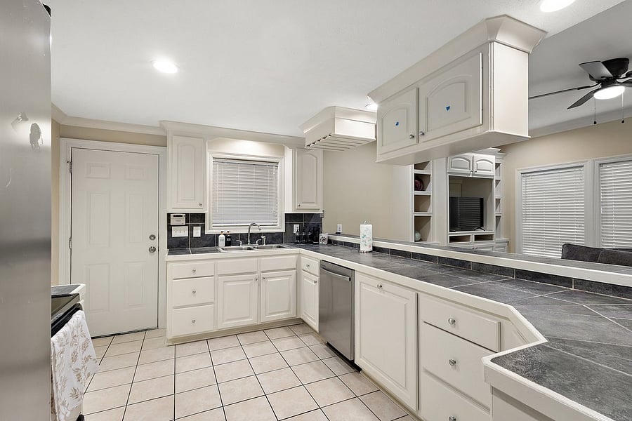 Furnished Finder property 1000336_1 photo 7