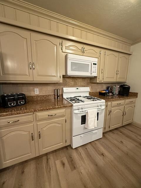 Furnished Finder property 1000396_1 photo 6
