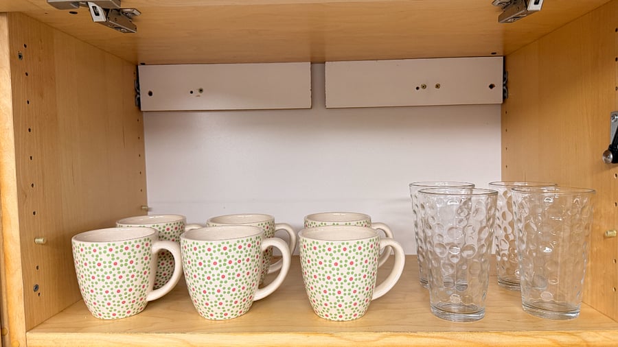 6 cups, 6 glasses