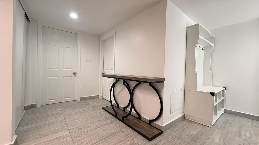 Entryway foyer