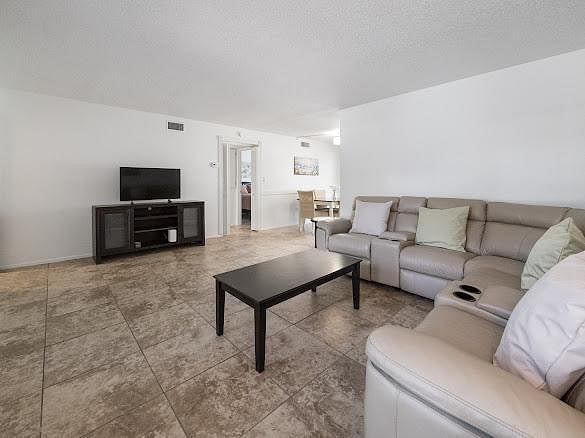 Furnished Finder property 1000478_1 photo 3