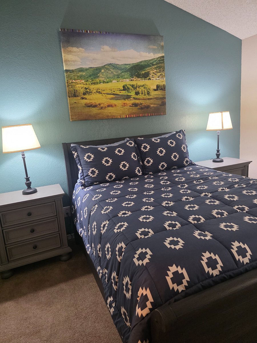 Full Bed Room