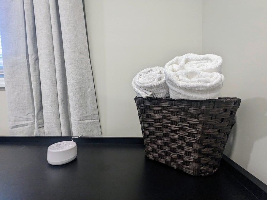 towels with ambient noise 
