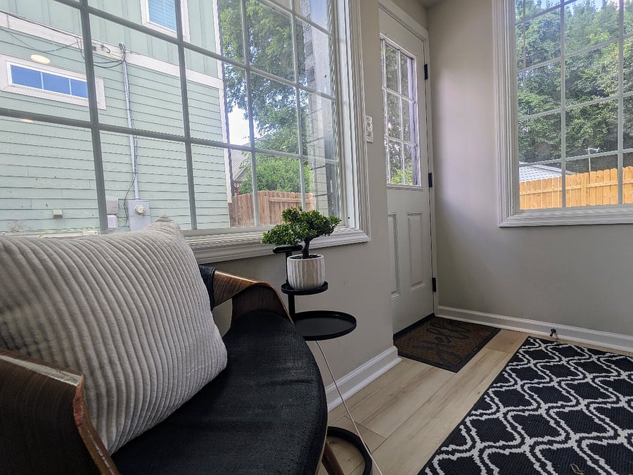 Entrance/Seating 