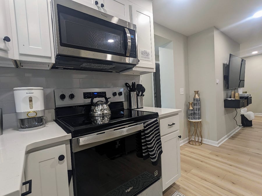 Full Kitchen/Microwave and stove