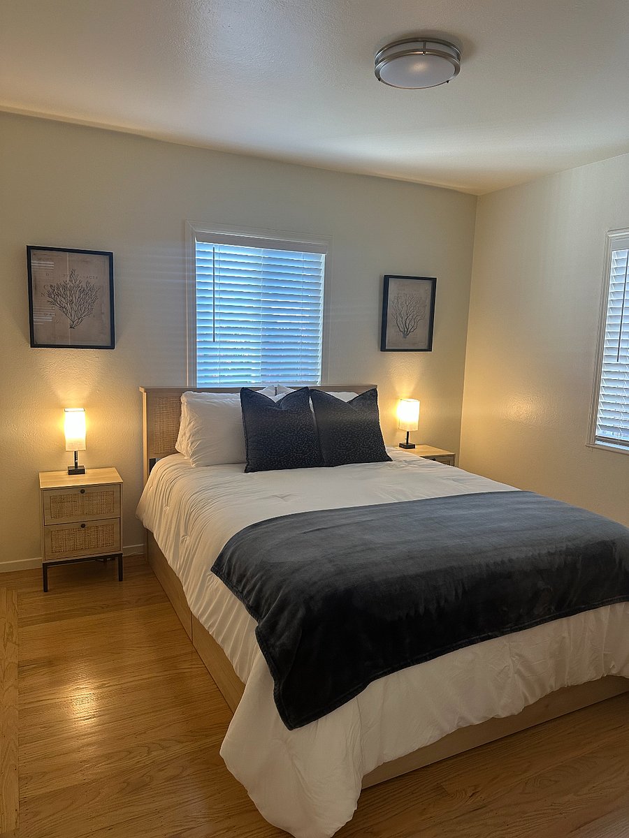 Secondary Bedroom - Queen