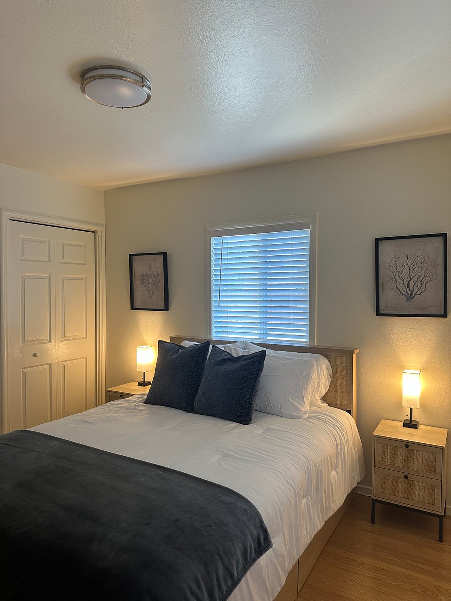 Secondary Bedroom - Queen
