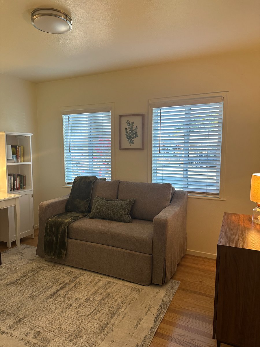 Secondary Bedroom/Office - Pullout Full
