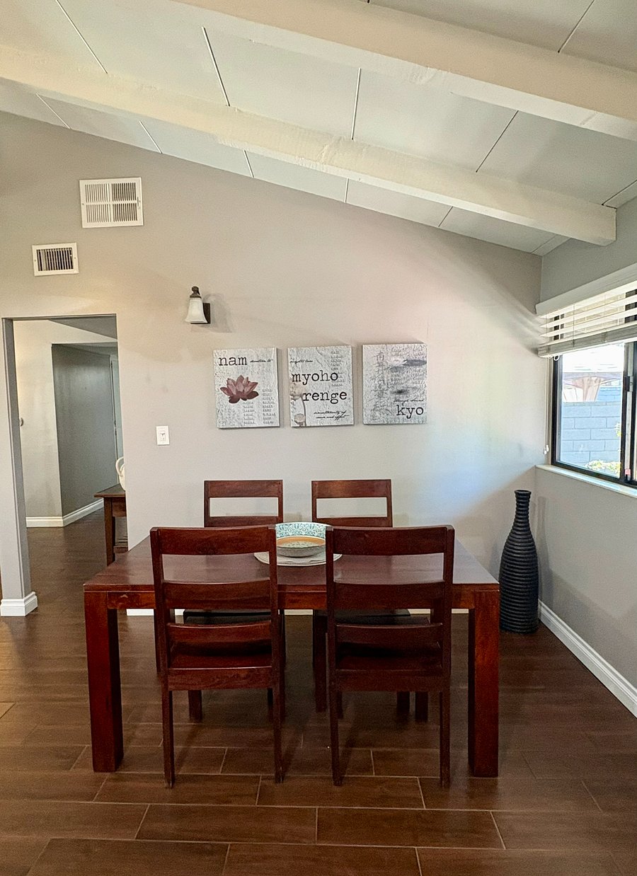 A perfect place to gather around the table, enjoy dinner and unwind at the end of the day.