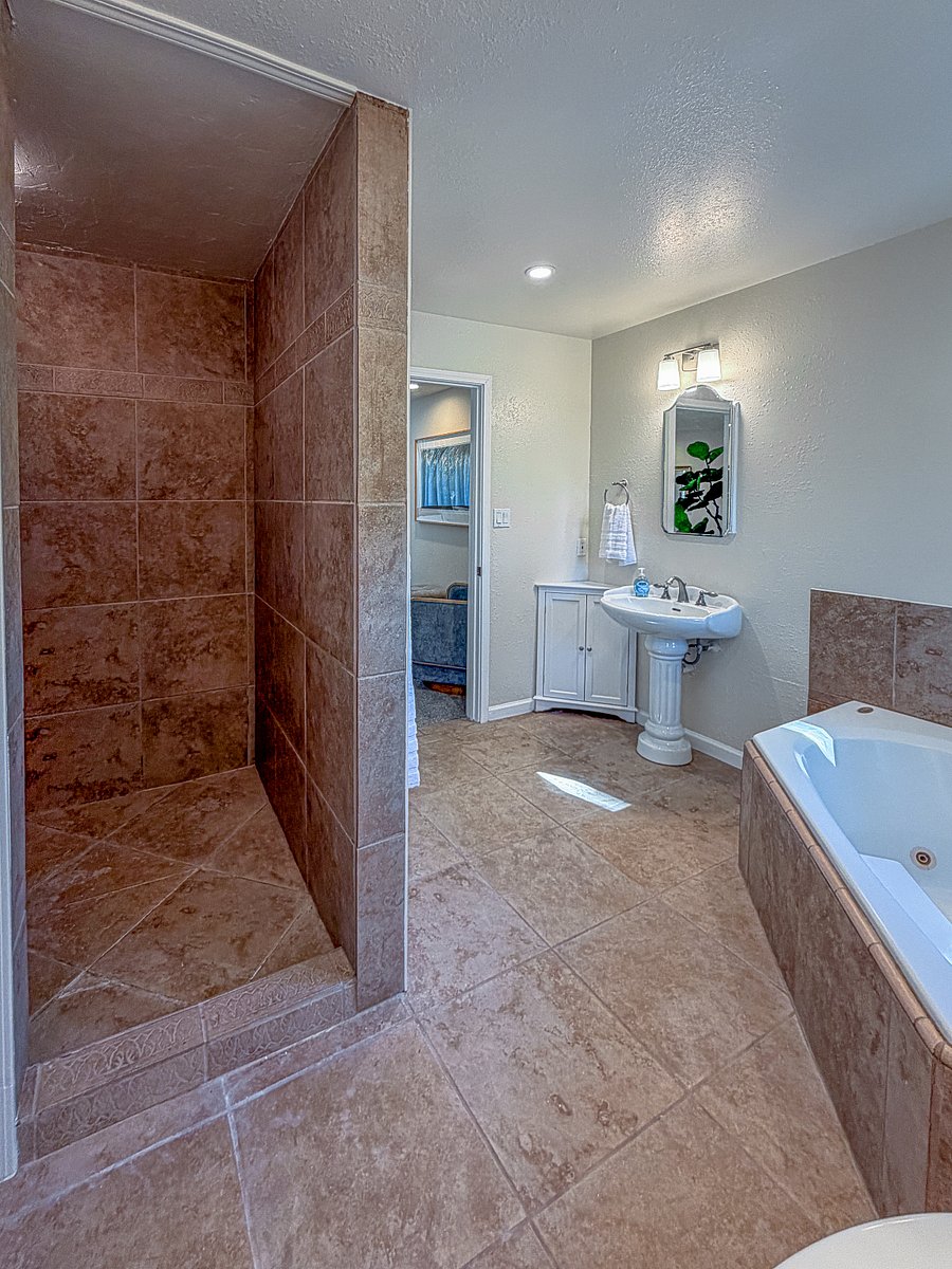 Furnished Finder property 1000706_1 photo 18