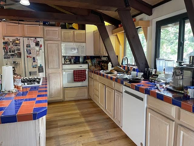 Furnished Finder property 1000716_1 photo 4