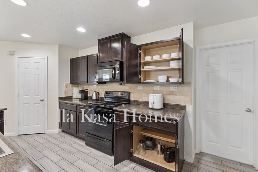 Furnished Finder property 1000733_1 photo 7