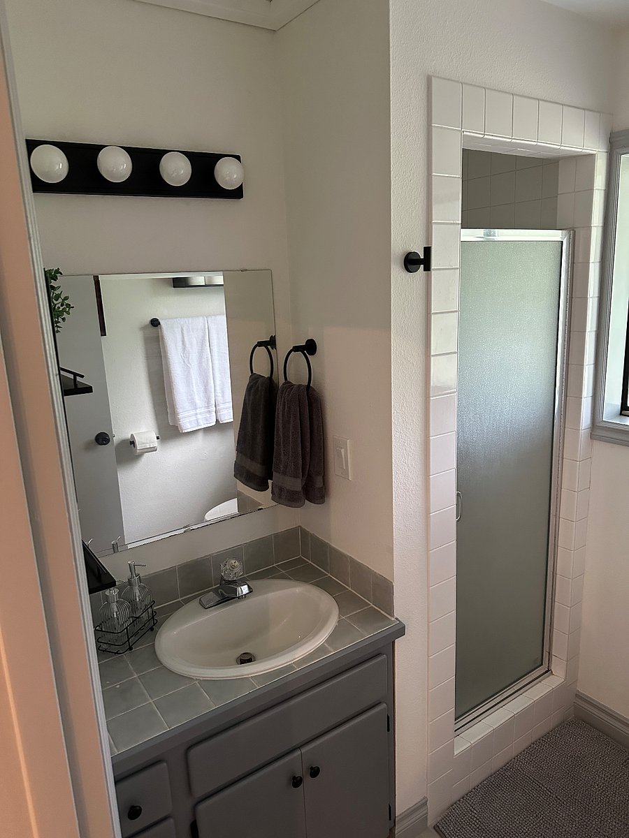 Furnished Finder property 1000746_1 photo 13