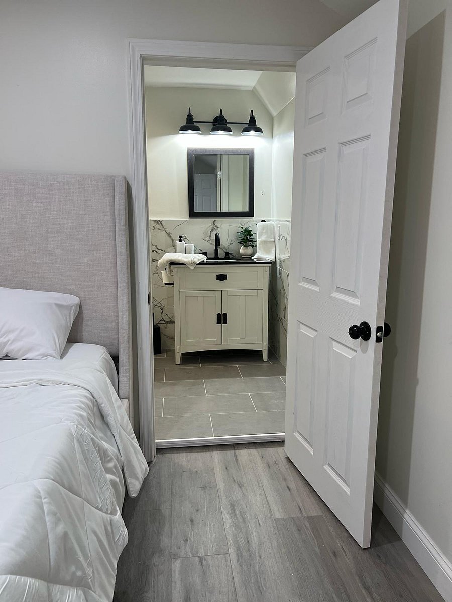 Furnished Finder property 1000824_1 photo 12