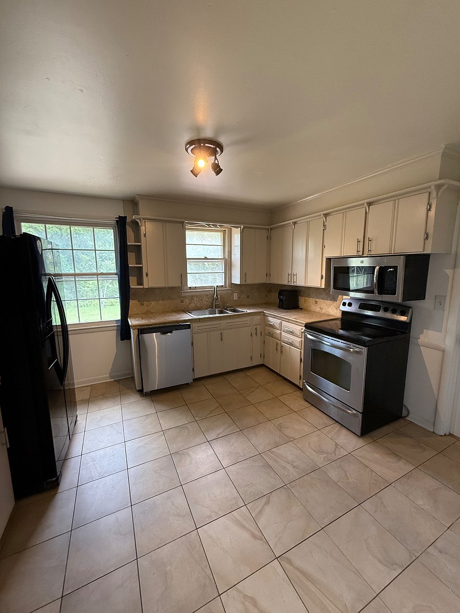 Furnished Finder property 1000848_1 photo 5