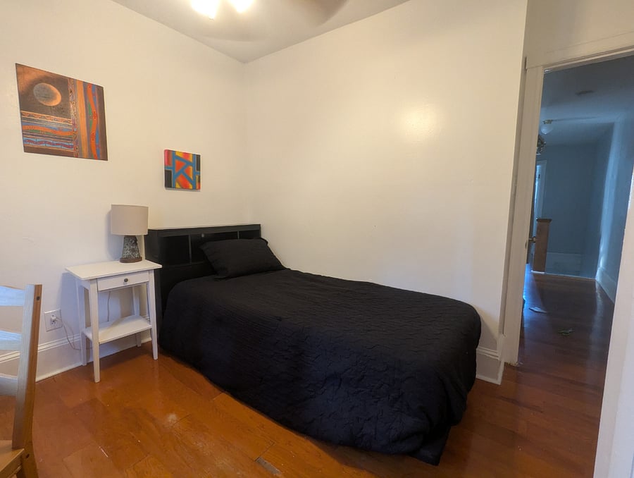 Rear bedroom - Twin XL bed