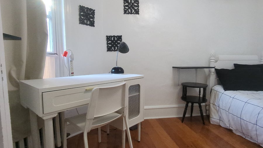 Middle bedroom workstation (desk, chair, shelves and desk lamp)