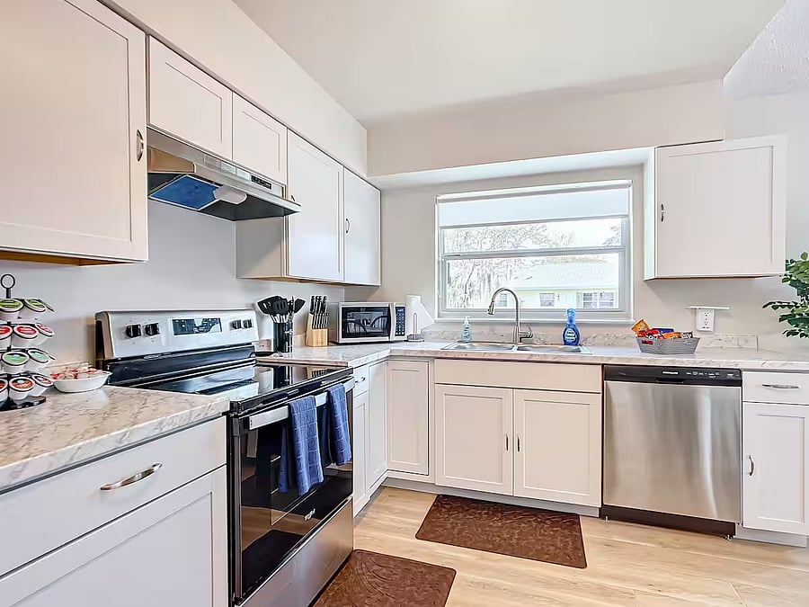 Furnished Finder property 1000851_1 photo 9
