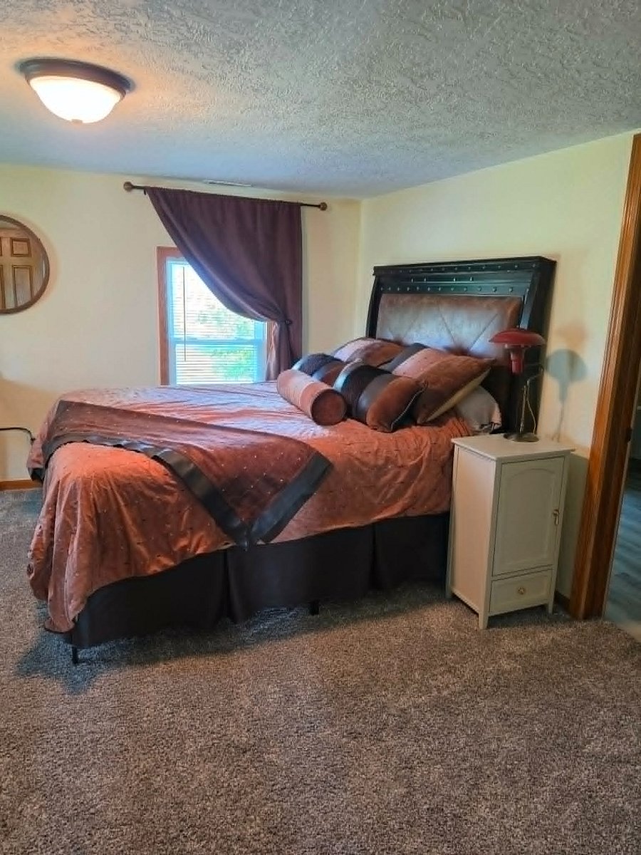 1.Master bedroom- Queen bed with attached bath