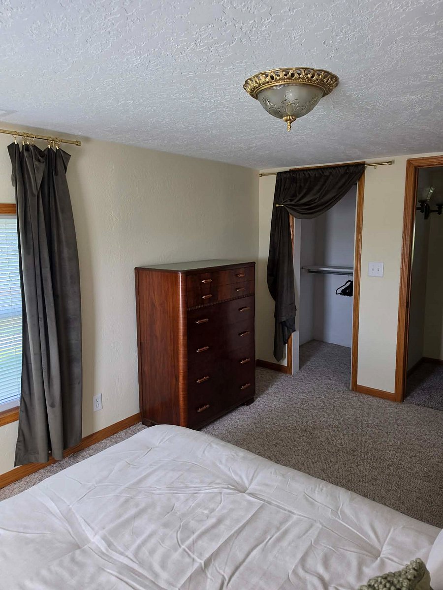 3. Double Bedroom closet