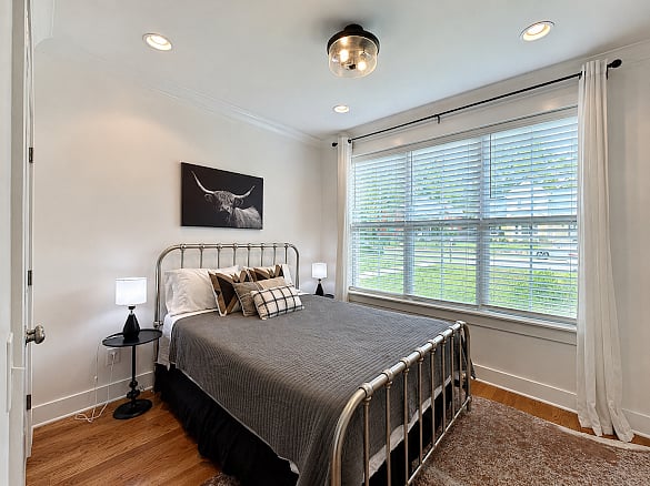 Furnished Finder property 1000868_1 photo 12