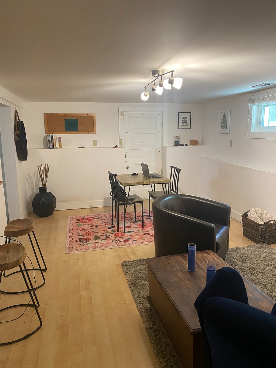 Comfortable studio dining area.