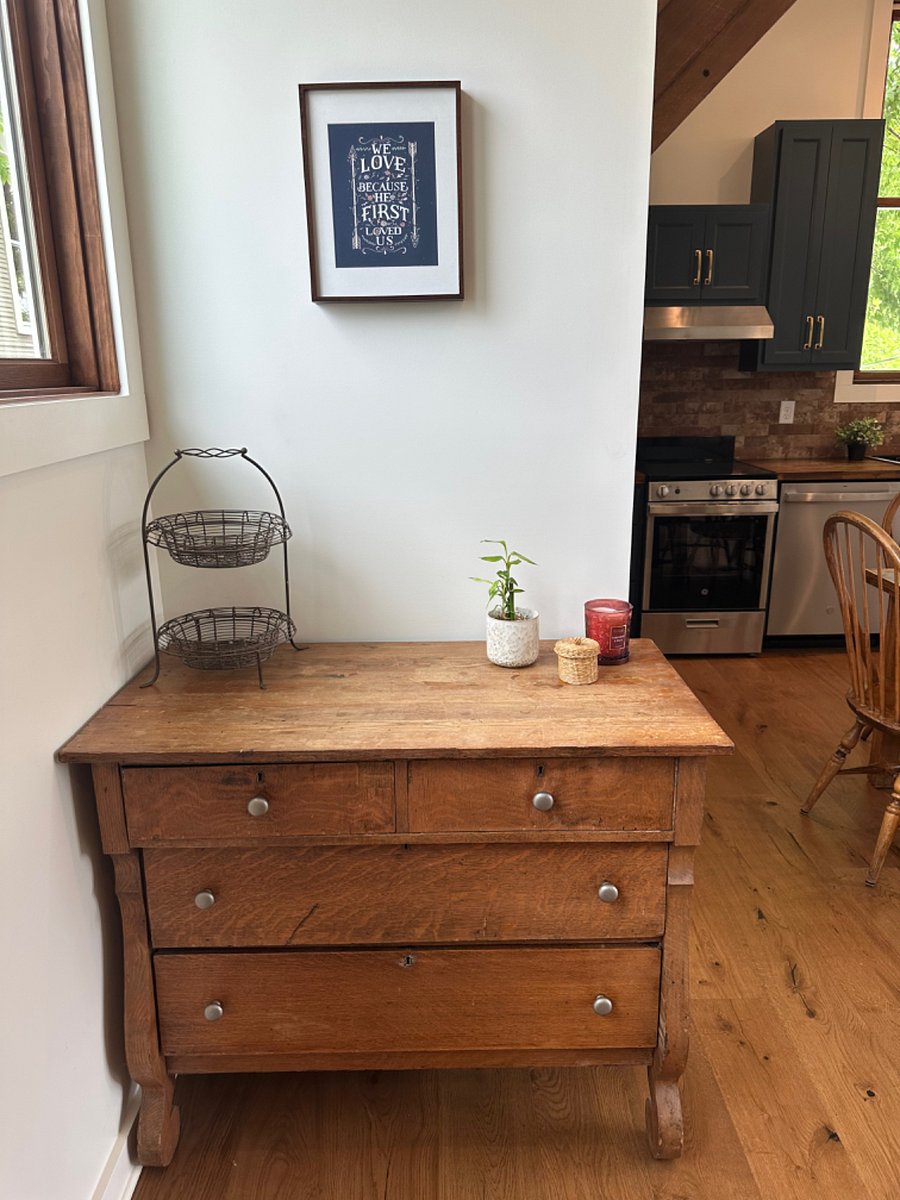 Dresser 
