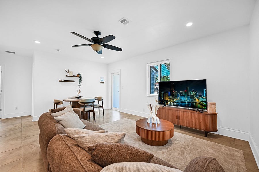 Furnished Finder property 1000996_1 photo 9