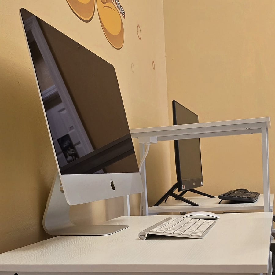 Workspace - Apple Computer