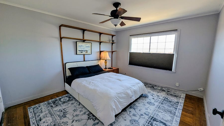 Bedroom 2, Queen