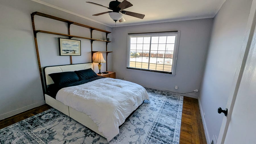 Bedroom 2, Queen