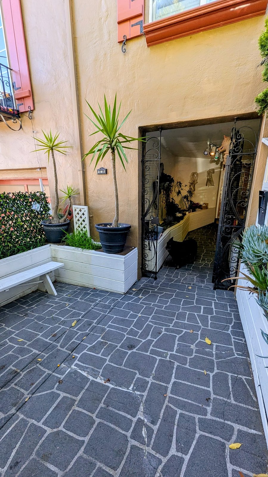 Front courtyard, a Great place for coffee on a warm Sunday morning.