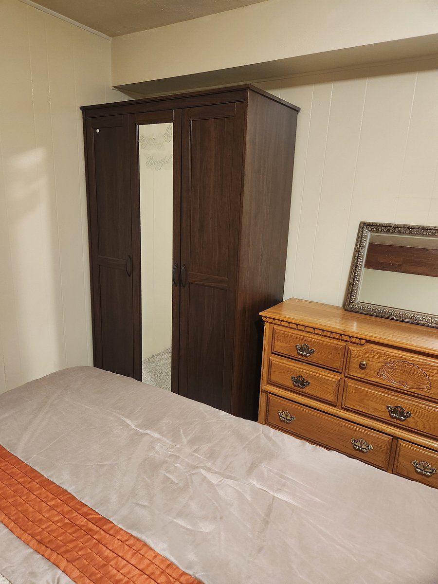 Closet & Dresser