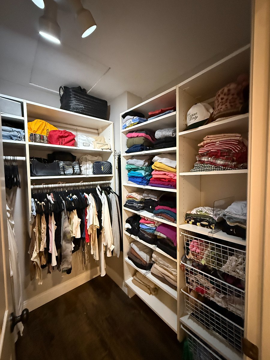 Walk in closet 