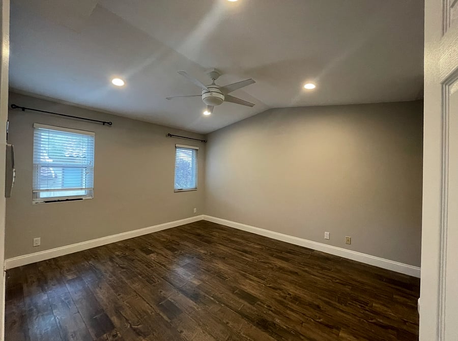 Option for unfurnished master bedroom
