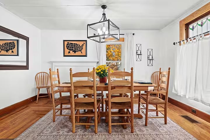 Dining room with expanding table and seating for 10
