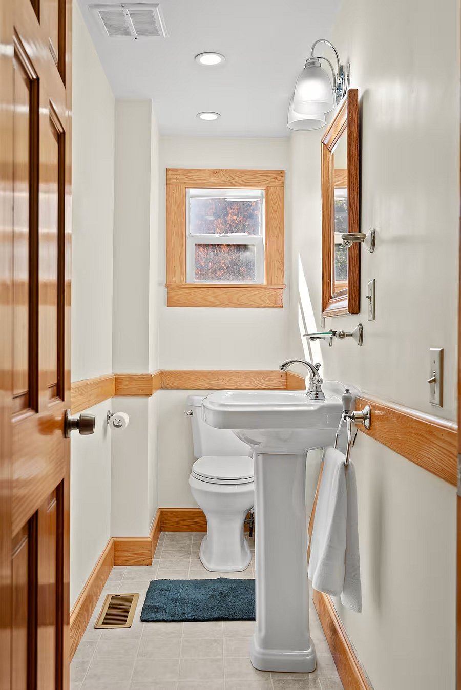 Bathroom 1: Downstairs half bath