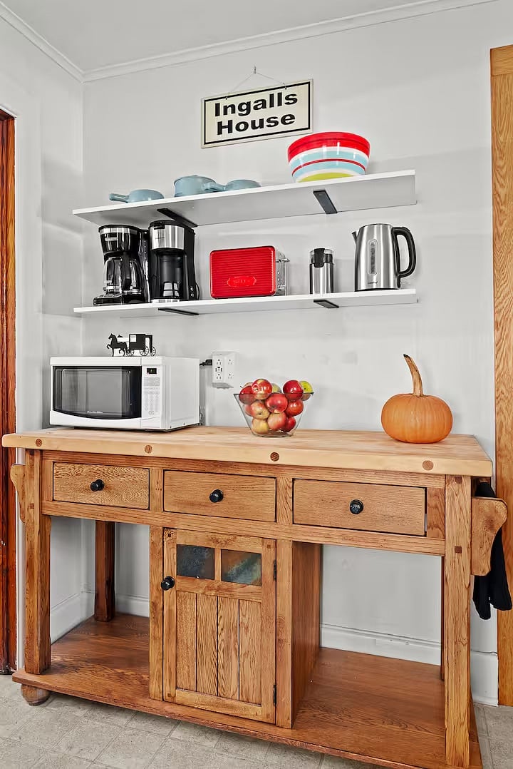 Kitchen storage and countertop