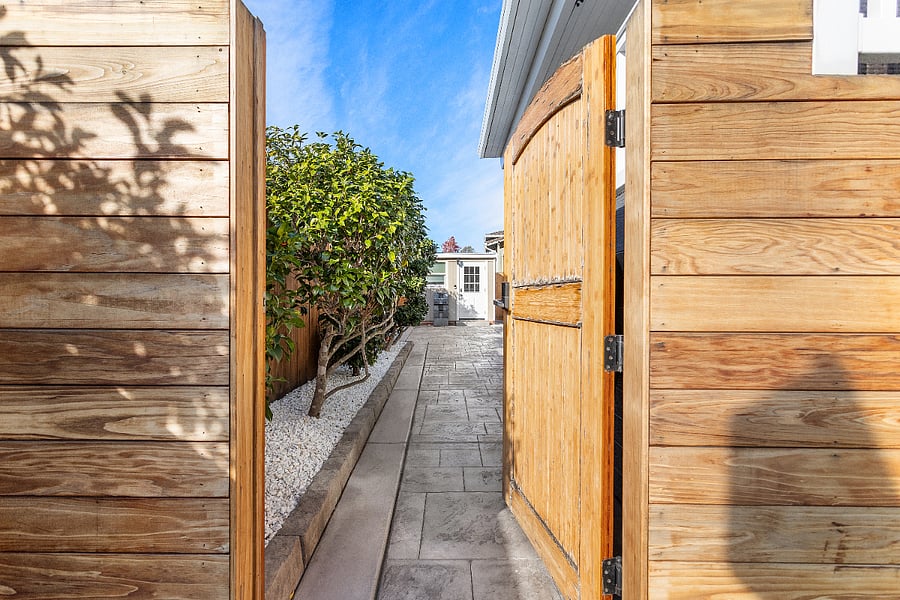 Private Guest Entrance