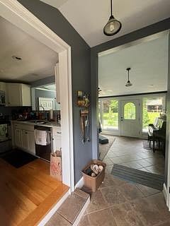 Furnished Finder property 1001555_1 photo 3