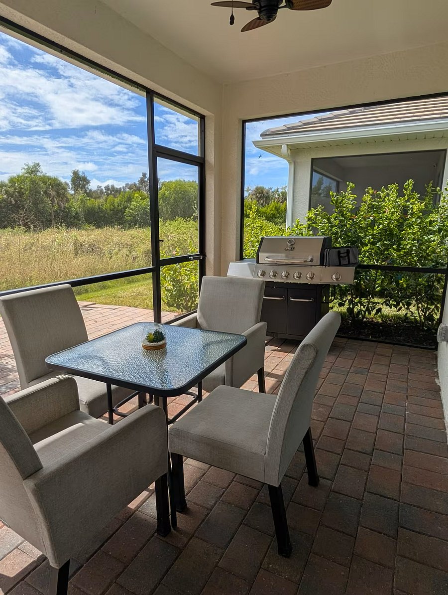 Screened in Patio