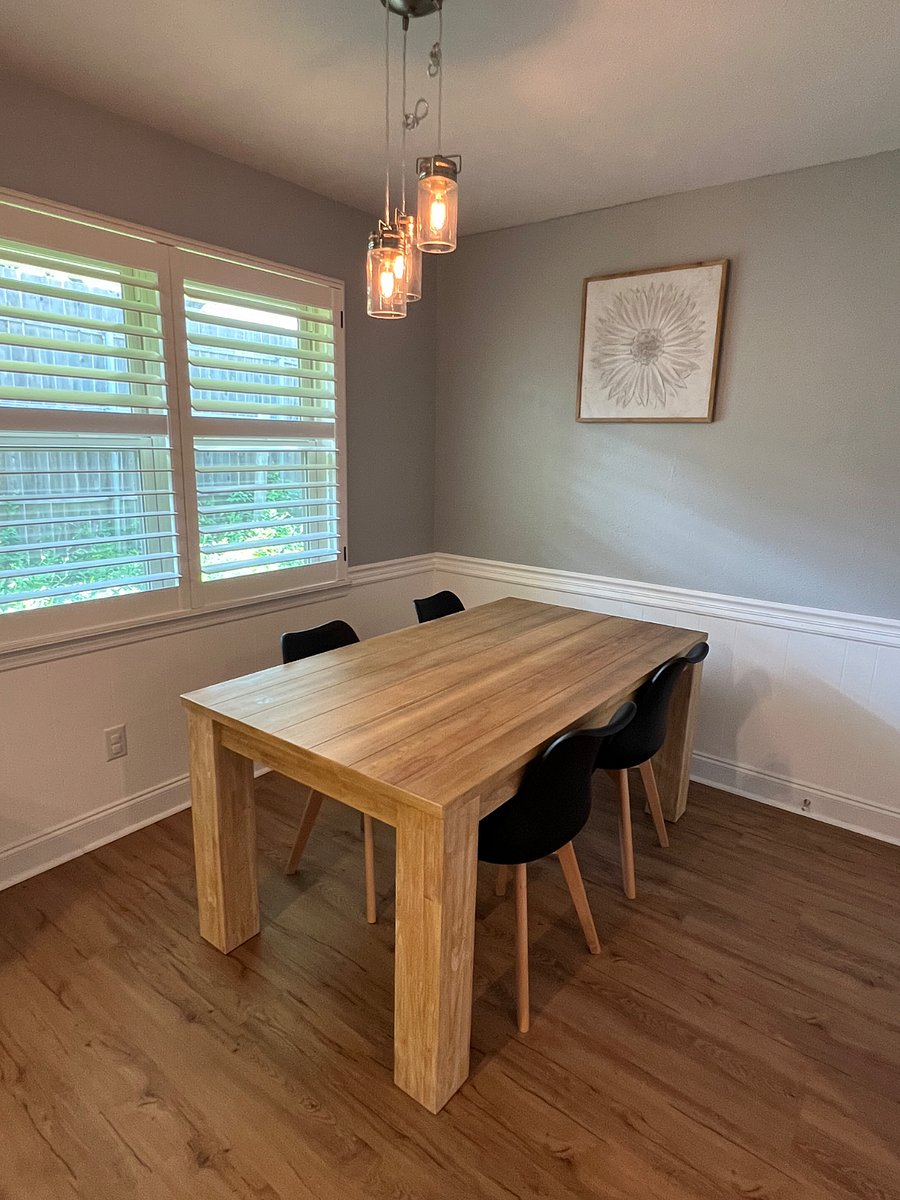 Simple kitchen nook for quick meals!