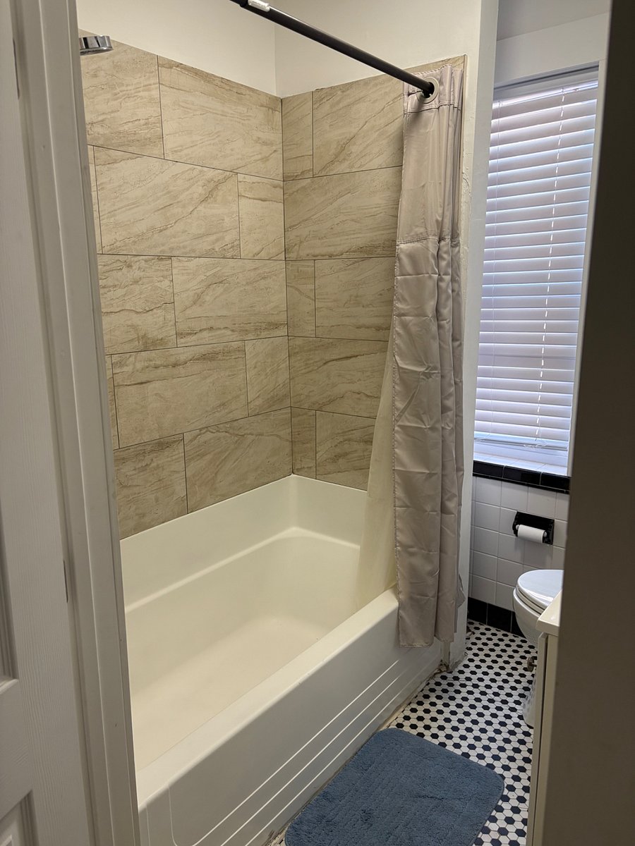Shared bathroom on 3rd floor.