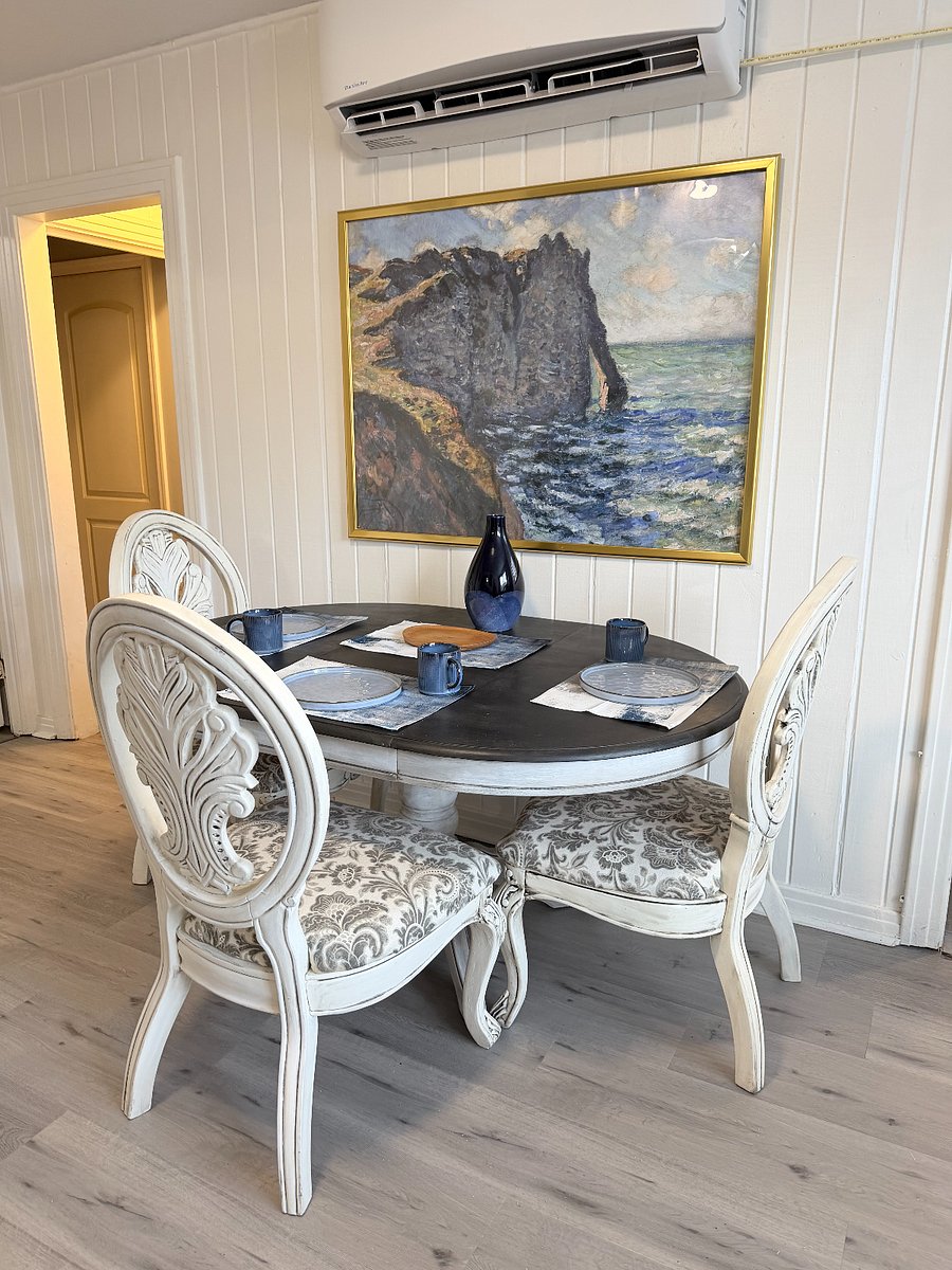 Dining room with leaf in table.
