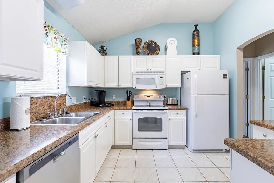 Fully Stocked Kitchen
